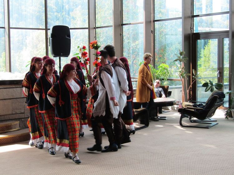 С родопско хоро беше открито ХVІ-то Международно туристическо изложение „Планините на България – гостоприемство в четири сезона“