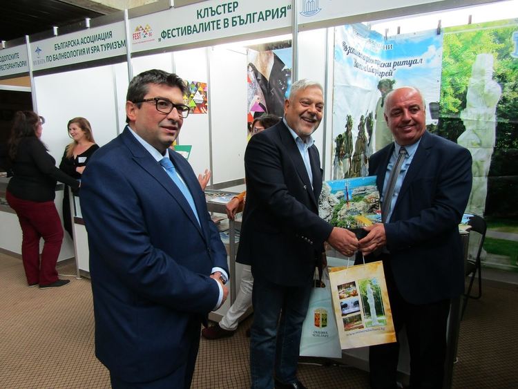 С родопско хоро беше открито ХVІ-то Международно туристическо изложение „Планините на България – гостоприемство в четири сезона“