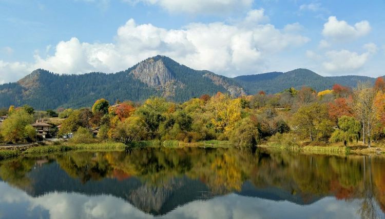 От 12 до 68-годишни в оспорвано състезание за уникални фотоси, ето кои ще красят календара на Община Смолян за 2020-та