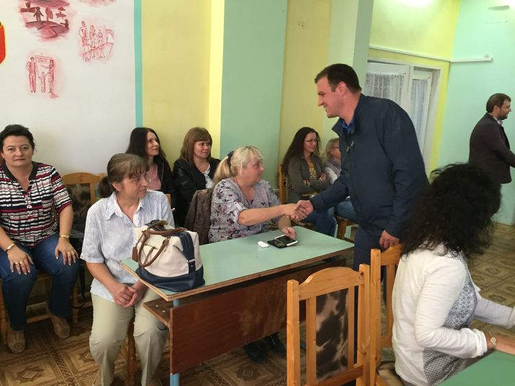 Кандидат- кметът на Хасково Станислав Дечев и кандидати за съветници от листата на ГЕРБ представиха идеите си за развитие на Обединените ученически общежития