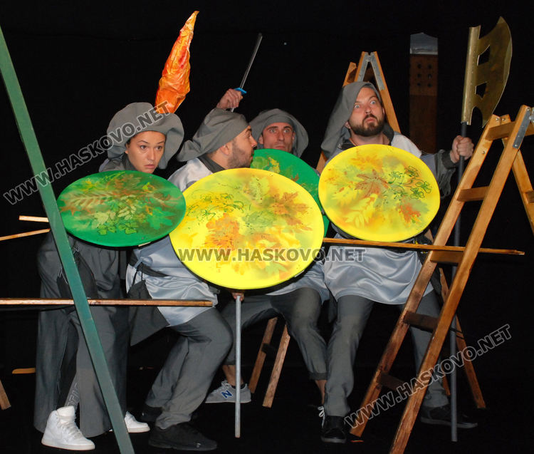 Първото премиерно куклено представление за сезона кани възрастни и деца в Хасковския театър