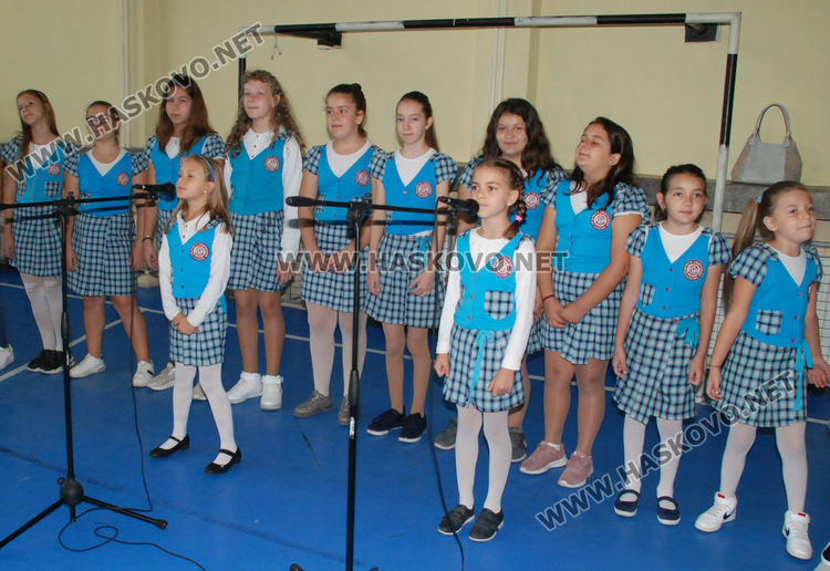 Първокласниците в „Хр.Смирненски“ са вече рицари на знанието