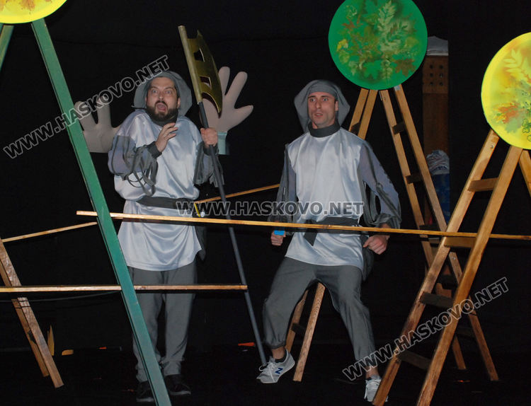 Първото премиерно куклено представление за сезона кани възрастни и деца в Хасковския театър