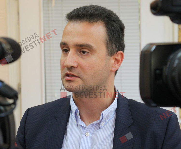 Държавата застава зад гърба на работещите в Неохим, заяви зам-министър Станков