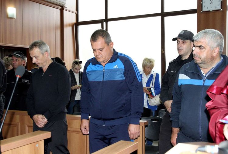 Окончателно: инспекторите от ДАИ остават в ареста