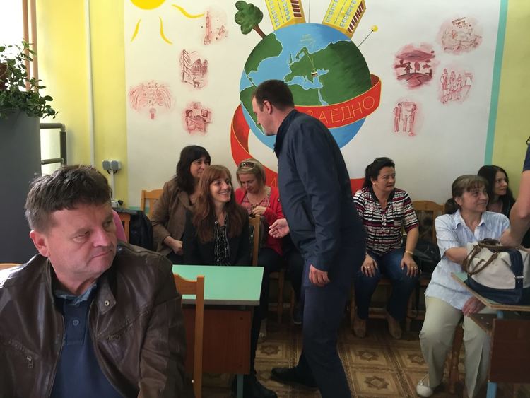 Кандидат- кметът на Хасково Станислав Дечев и кандидати за съветници от листата на ГЕРБ представиха идеите си за развитие на Обединените ученически общежития