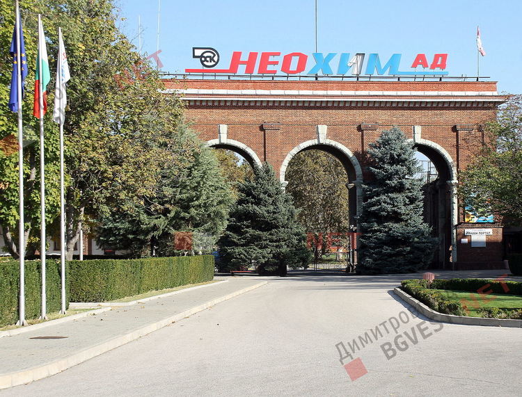 Държавата застава зад гърба на работещите в Неохим, заяви зам-министър Станков
