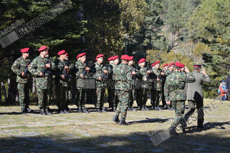 Честването на годишнина от освобождението на Родопите на връх Средногорец е традиция, тази година военните ще се включат и в ритуалното подреждане на изложбата от оръжия, посветена на празника
