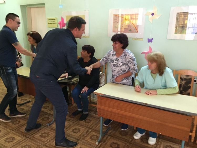 Кандидат- кметът на Хасково Станислав Дечев и кандидати за съветници от листата на ГЕРБ представиха идеите си за развитие на Обединените ученически общежития