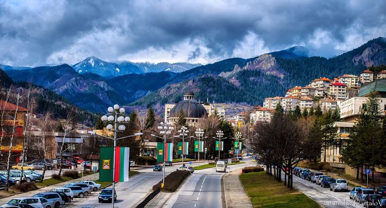 От 12 до 68-годишни в оспорвано състезание за уникални фотоси, ето кои ще красят календара на Община Смолян за 2020-та