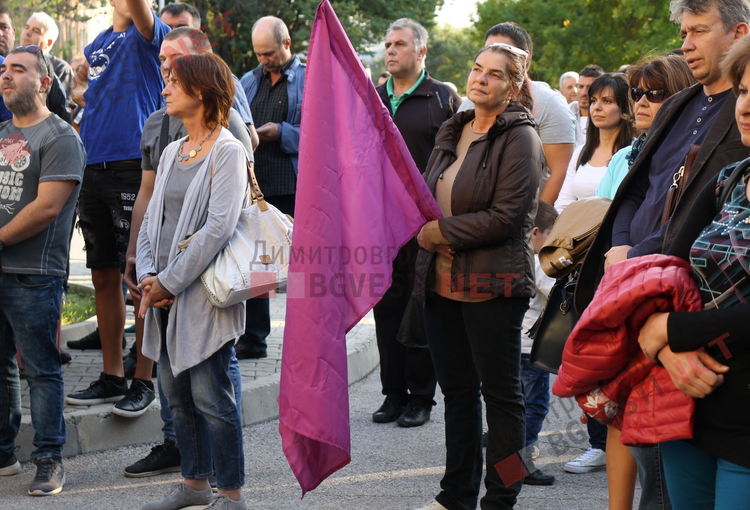 Неохимци протестират - искат 30% по-евтина газ и са готови за протест на жълтите павета - ВИДЕО