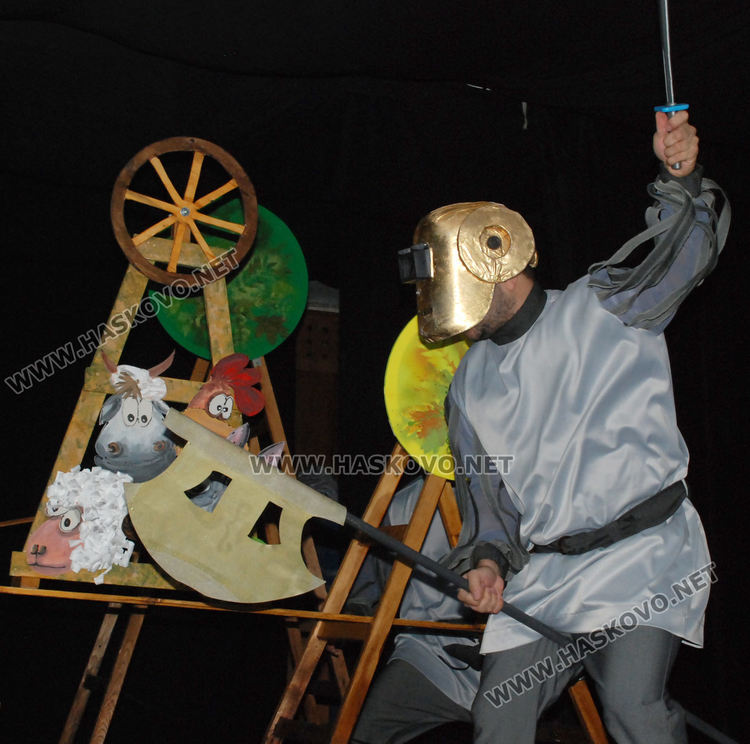 Първото премиерно куклено представление за сезона кани възрастни и деца в Хасковския театър