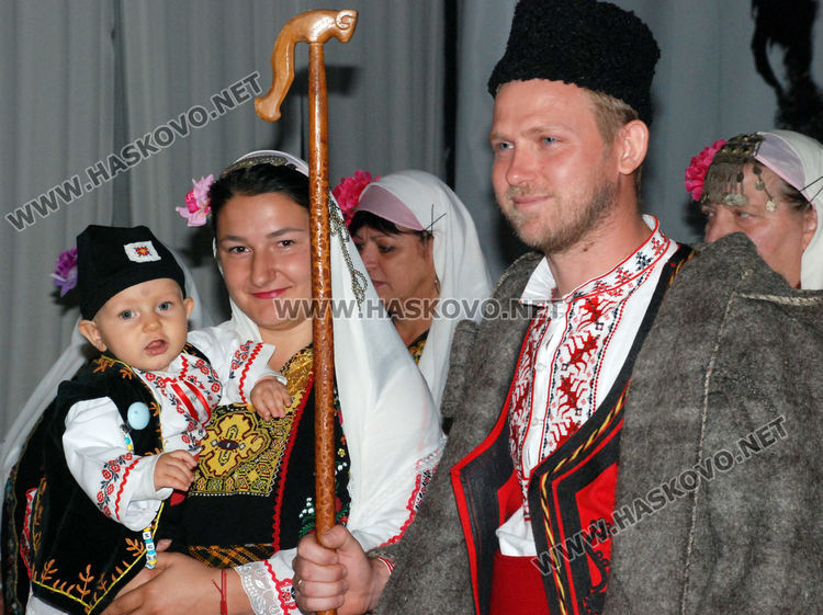 Носии на по 3 века представиха на фолклорния празник в Узунджово