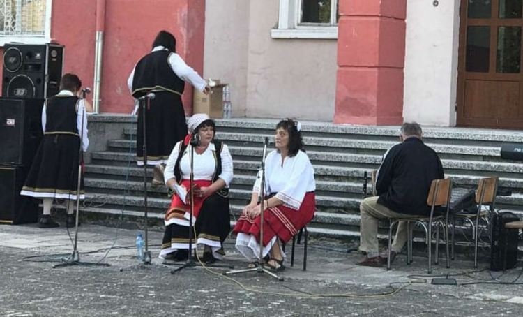 С тържество и празнично хоро отбелязаха 90 години читалище в Бяла река