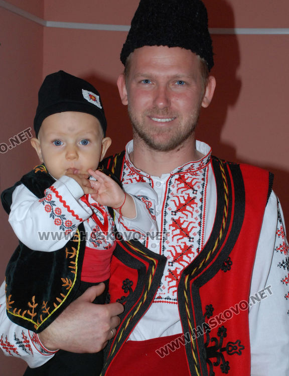 Носии на по 3 века представиха на фолклорния празник в Узунджово