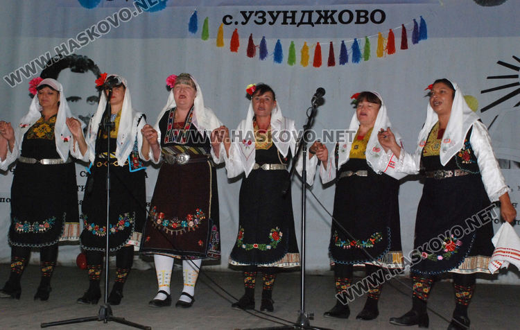 Носии на по 3 века представиха на фолклорния празник в Узунджово