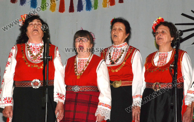 Носии на по 3 века представиха на фолклорния празник в Узунджово