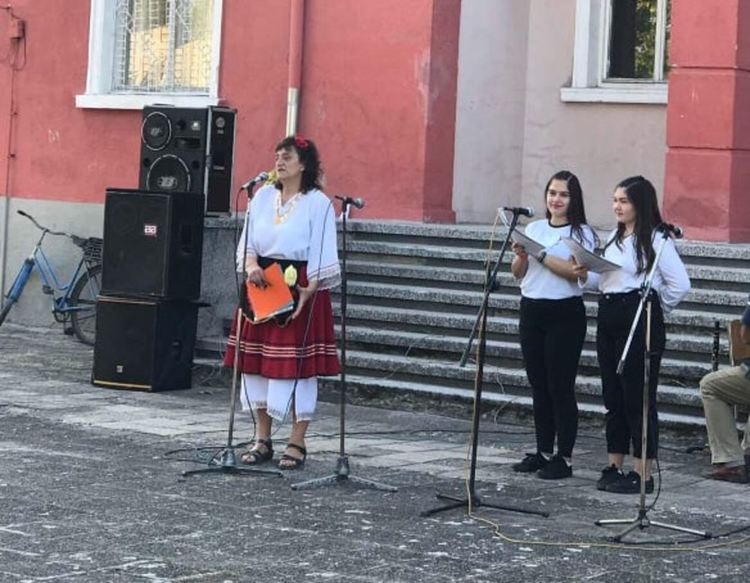 С тържество и празнично хоро отбелязаха 90 години читалище в Бяла река