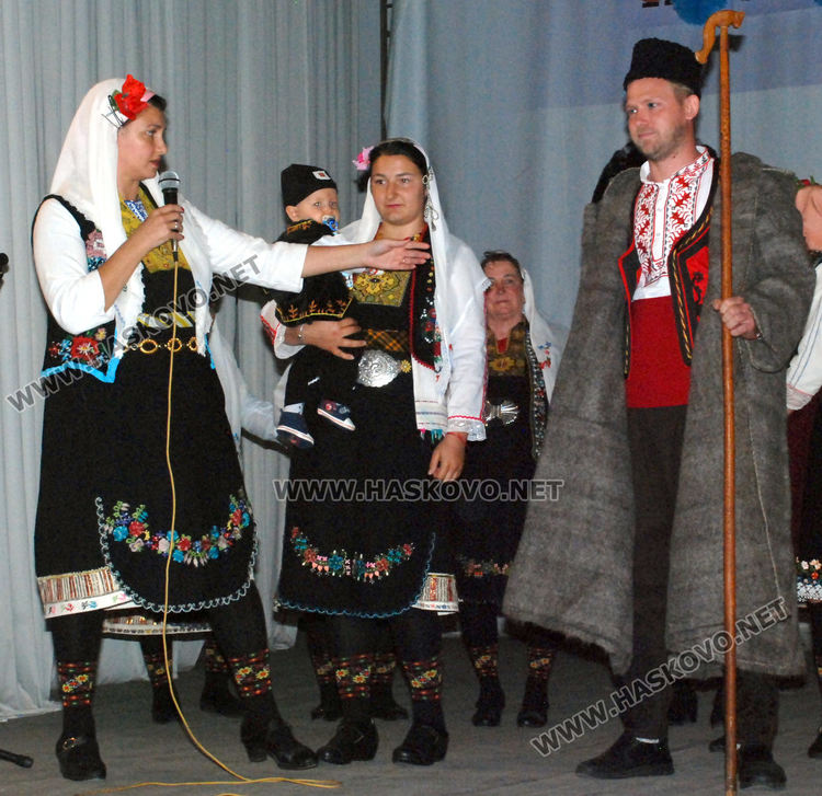 Носии на по 3 века представиха на фолклорния празник в Узунджово