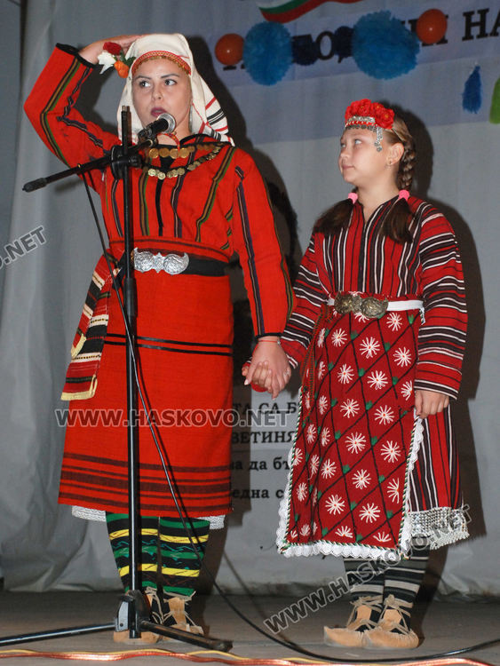Носии на по 3 века представиха на фолклорния празник в Узунджово