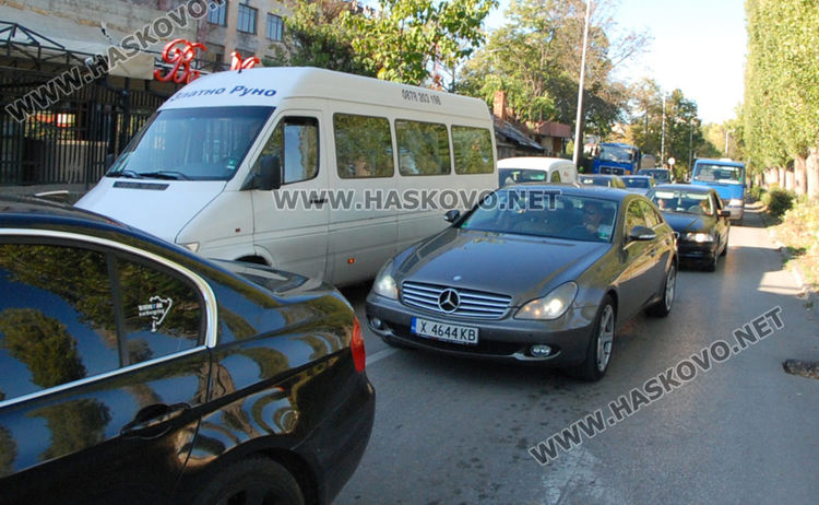 В движение изхвърча гумата на ремарке до Захарната