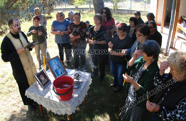 Хората от Войводово почетоха св. Петка на храмовия си празник