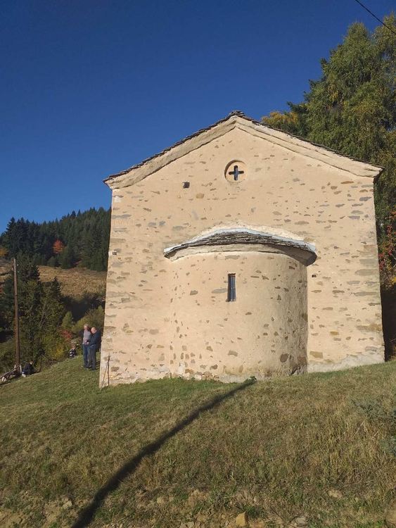 Храмовият празник на църква в напълно безлюдно родопско село събра десетки вярващи