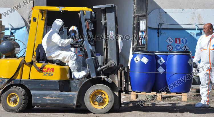 Унищожават 29 тона негодни пестициди от склад край Горски извор