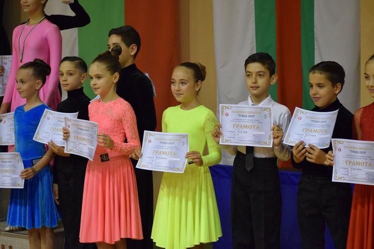 Танцьори от Хасково на почетната стълбица в Сливен