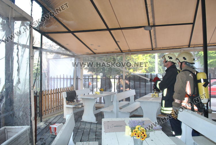 Горя пицария в центъра на Хасково