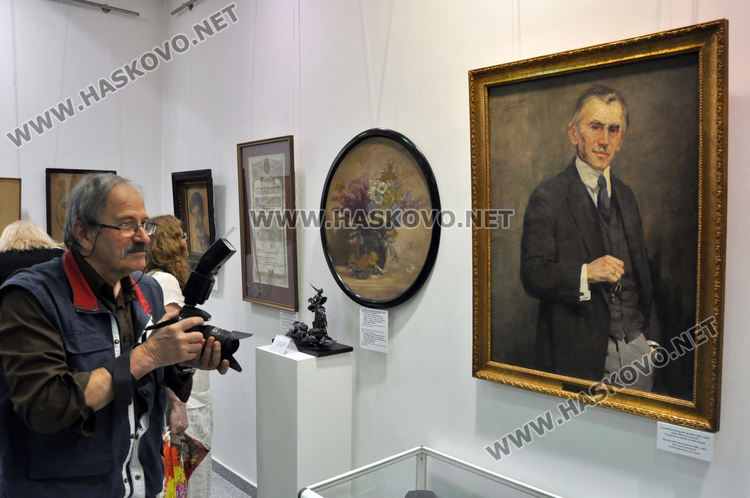 Пистолетът, с който Яворов  се самоубива – част от изложбата в галерия „Форум“