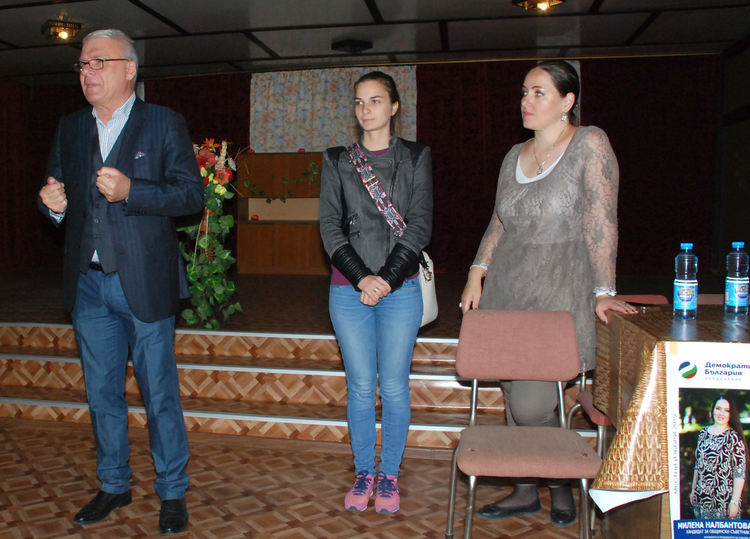 Жители на "Орфей" дискутираха проблемите в квартала с Драгомир Андонов