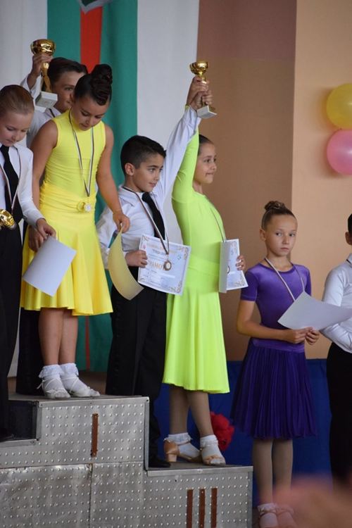 Танцьори от Хасково на почетната стълбица в Сливен