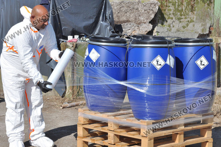 Унищожават 29 тона негодни пестициди от склад край Горски извор