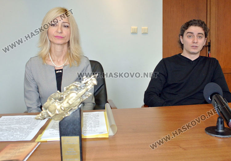 5-годишна цигуларка свири в 44-тото издание на конкурса “Проф. Недялка Симеонова“