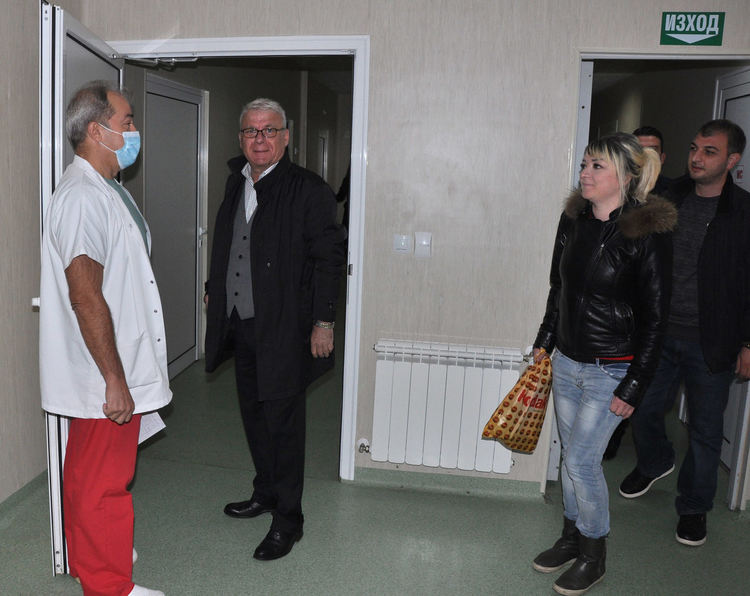 "Демократична България": Запознахме се с проблемите на Онкото и ще действаме за решаването им