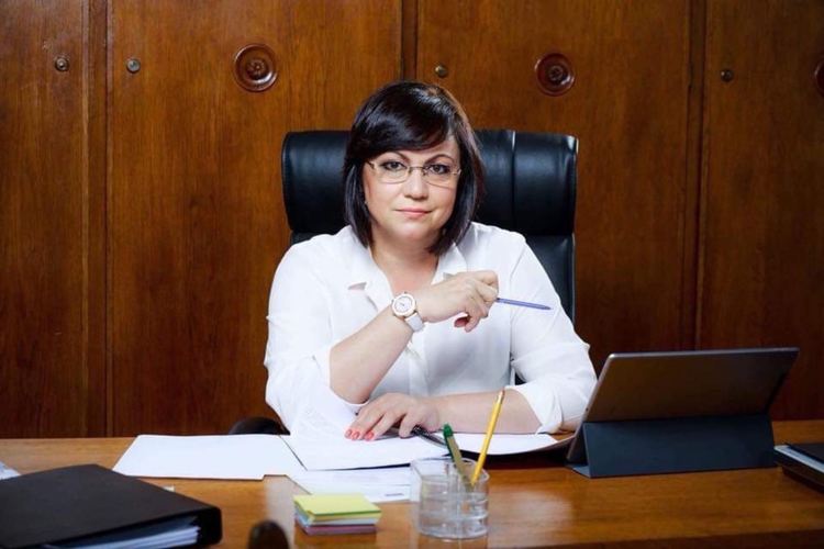 Корнелия Нинова и кандидатът на БСП Стефан Сабрутев канят на среща жителите на Община Смолян