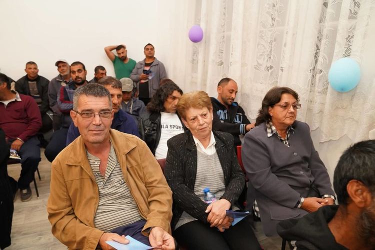 Иво Димов не управлява само от кабинета си, той е между хората и познава проблемите на всяко село