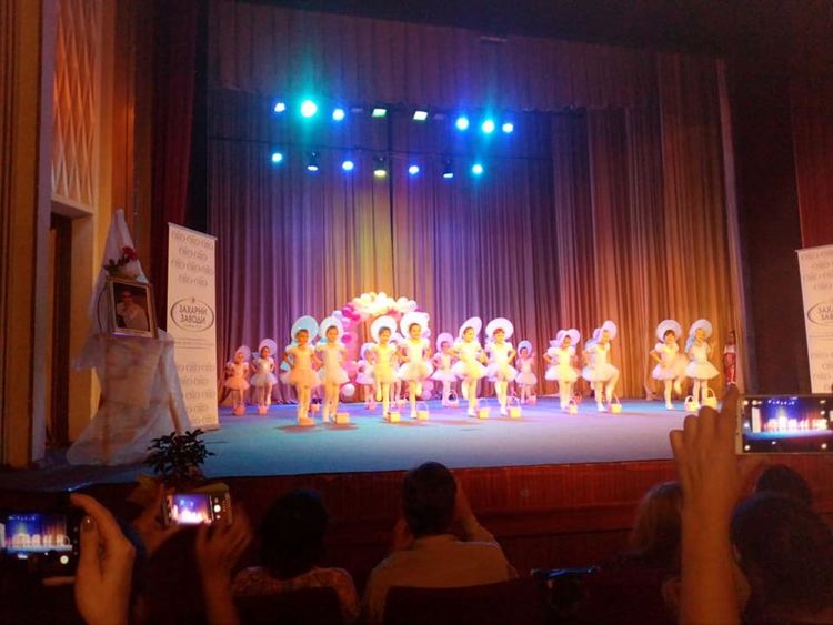 „Галаксико“ празнува с балетна школа „Грация“ 60 години от създаването ѝ