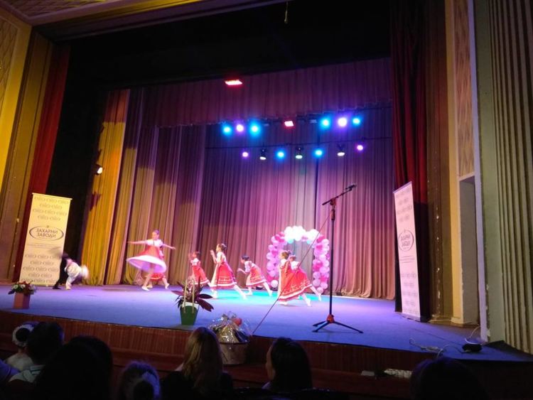 „Галаксико“ празнува с балетна школа „Грация“ 60 години от създаването ѝ