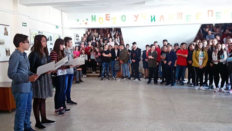 В изложба на СУ"Св.св Кирил и Методий" в Смолян показаха уникална снимка на Освободителя на Родопите