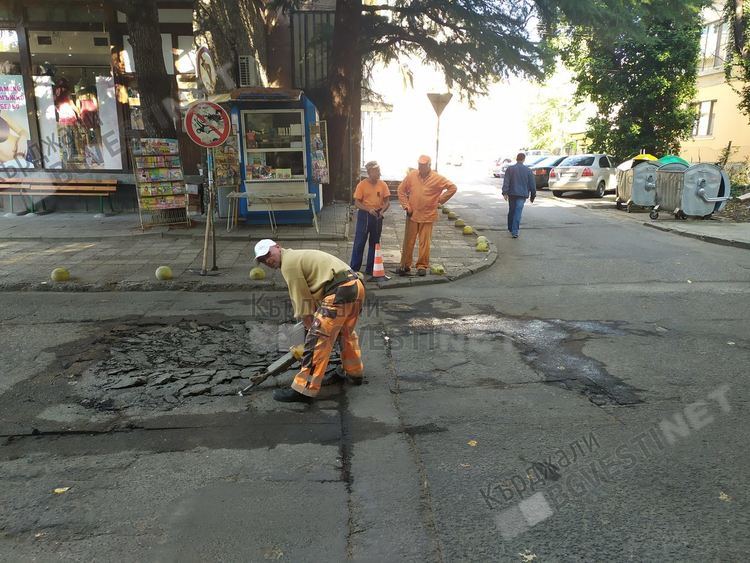 Кърпят дупките по улиците на Кърджали, готвим се за зимата