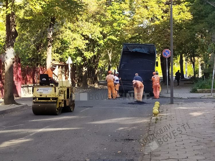 Кърпят дупките по улиците на Кърджали, готвим се за зимата