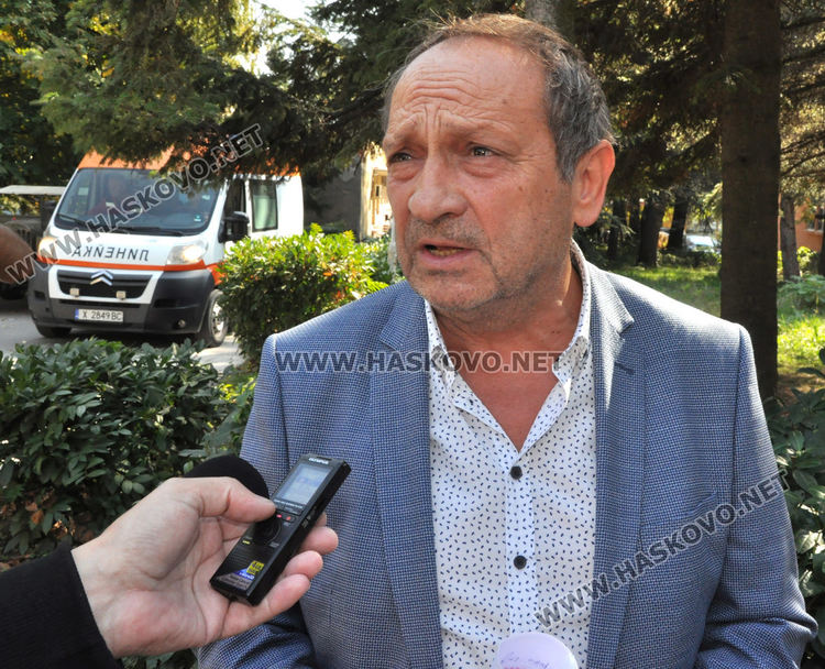 Домашен арест за полицая със счупен крак, крал заради борчове