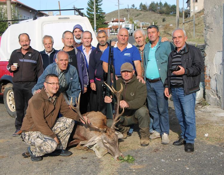 Бахар повали подборно елен с един изстрел