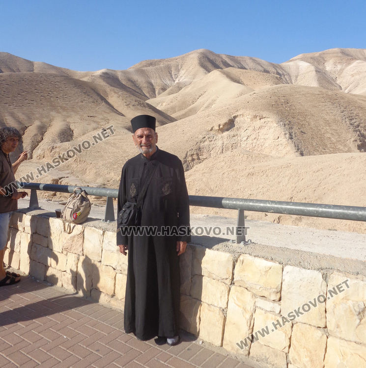 Отец Антоний Енев стана хаджия на 92 години