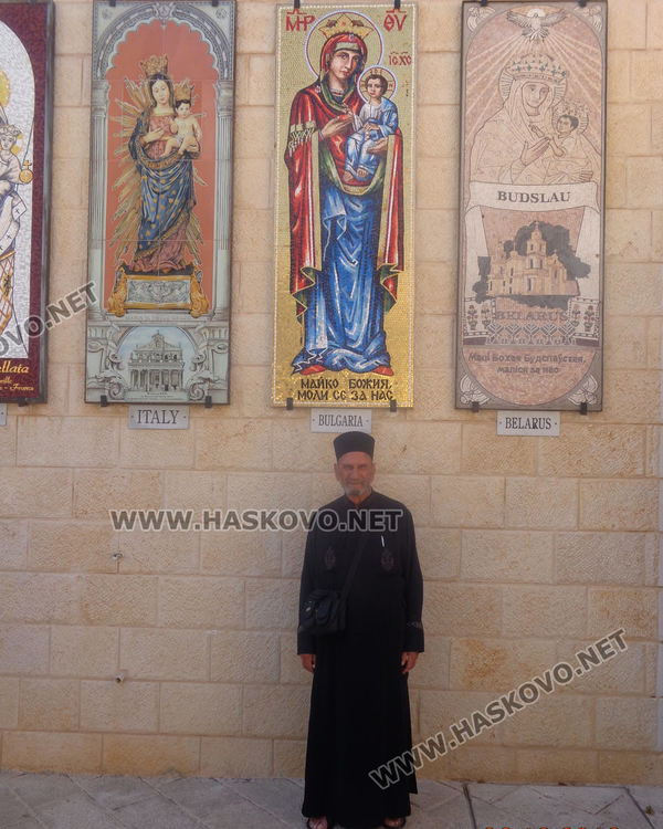 Отец Антоний Енев стана хаджия на 92 години