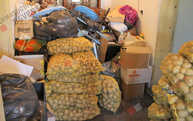 Даренията на димитровградчани трогнаха стотиците приютени хора от отец Иван в Якимово