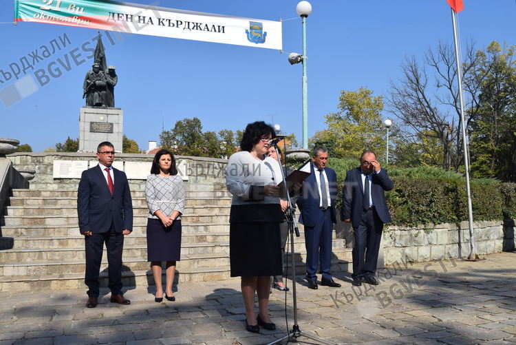 37 венци бяха поднесени пред Паметника на Освободителите в памет на 10108 воини от Хасковския отряд