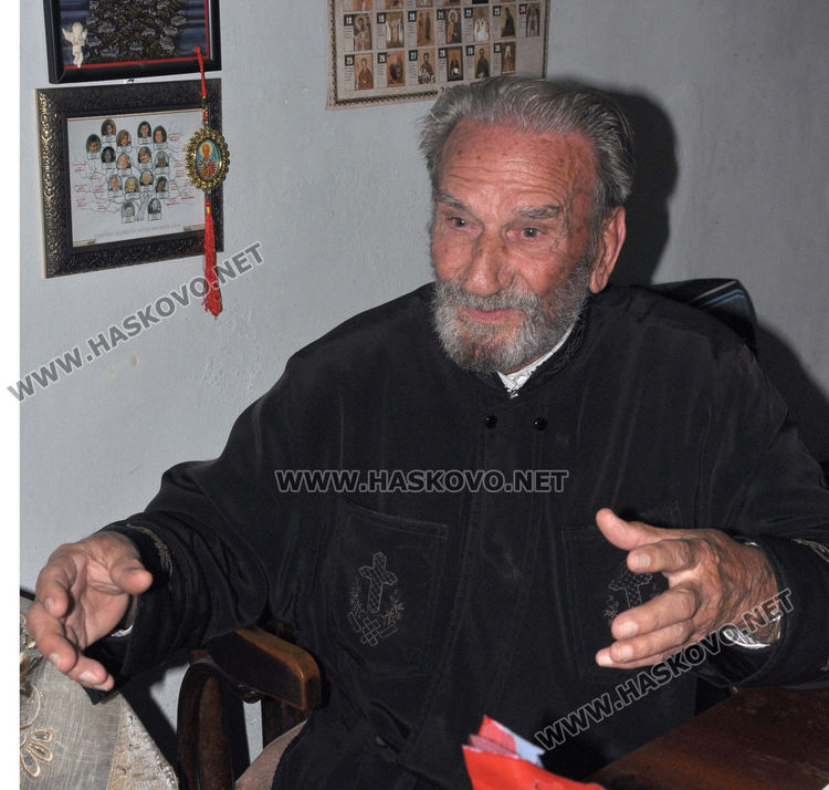 Отец Антоний Енев стана хаджия на 92 години